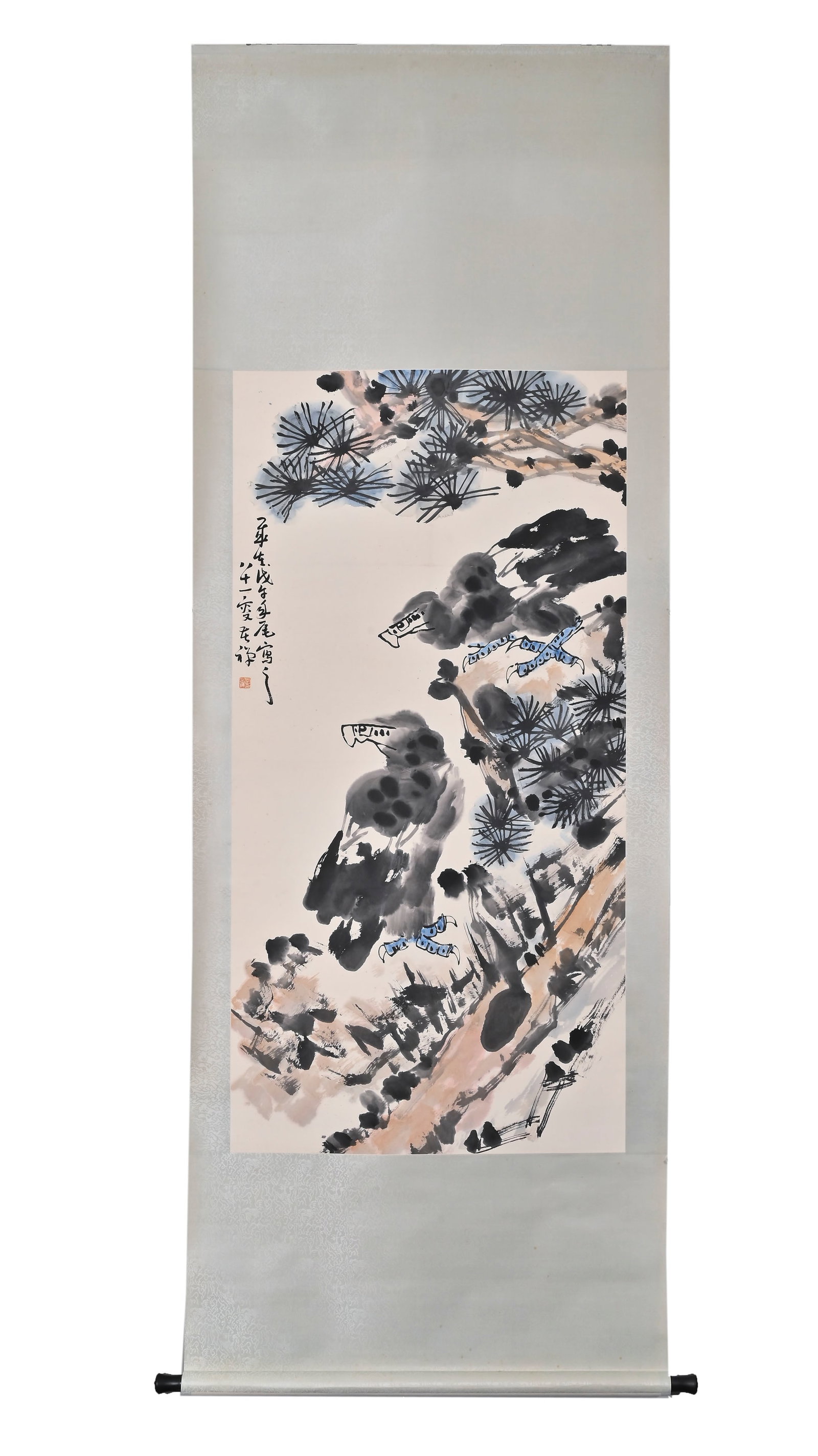 LI KUCHAN (1899-1983) PINE EAGLE: H:137cm(53.94in)W:68cm(26.77in)Thisverticalscrollisamasterpieceofflower-and-birdpaintingbymodernmasterLiKuchan,atypicalrepresentativeofhislateryears'largefreehandstyle.Thepaintingdepictstwoeaglesperch