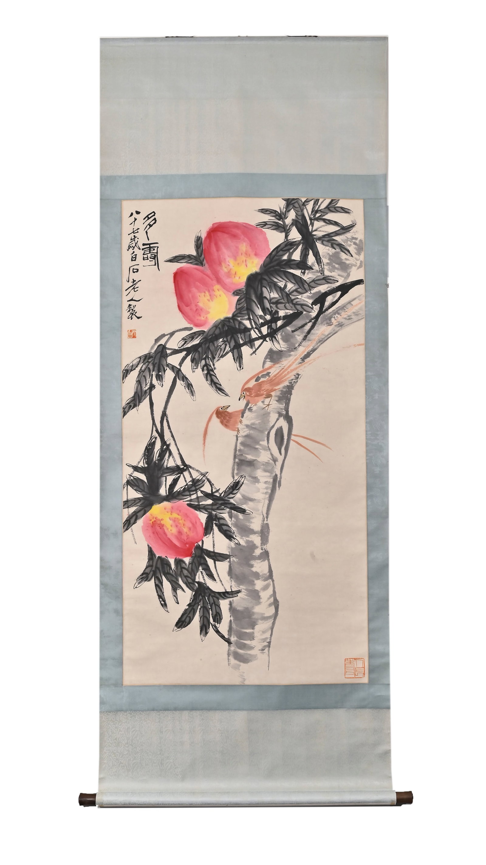 QI BAISHI (1864-1957) DU SHOU: H:138cm(54.33in)W:70cm(27.56in)ThisworkexemplifiesQiBaishi'slate-periodfreehandflower-and-birdstyle.Theagedtrunkisrenderedinboldink,withthreeripepeachespaintedinbrightcarmine.Twolong-tailedbirdsperch