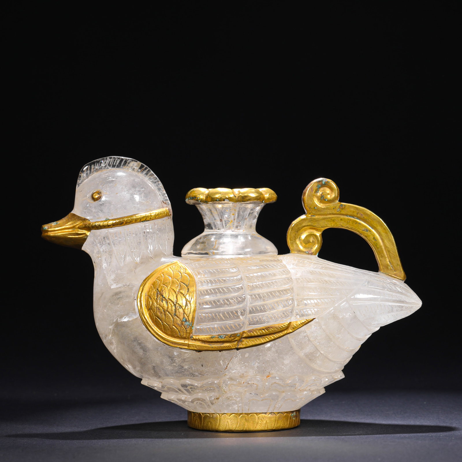 TANG DYNASTY CRYSTAL GILDED DUCK-SHAPED EWER: H:14cm(5.51in)W:18cm(7.09in)Weight:1160g