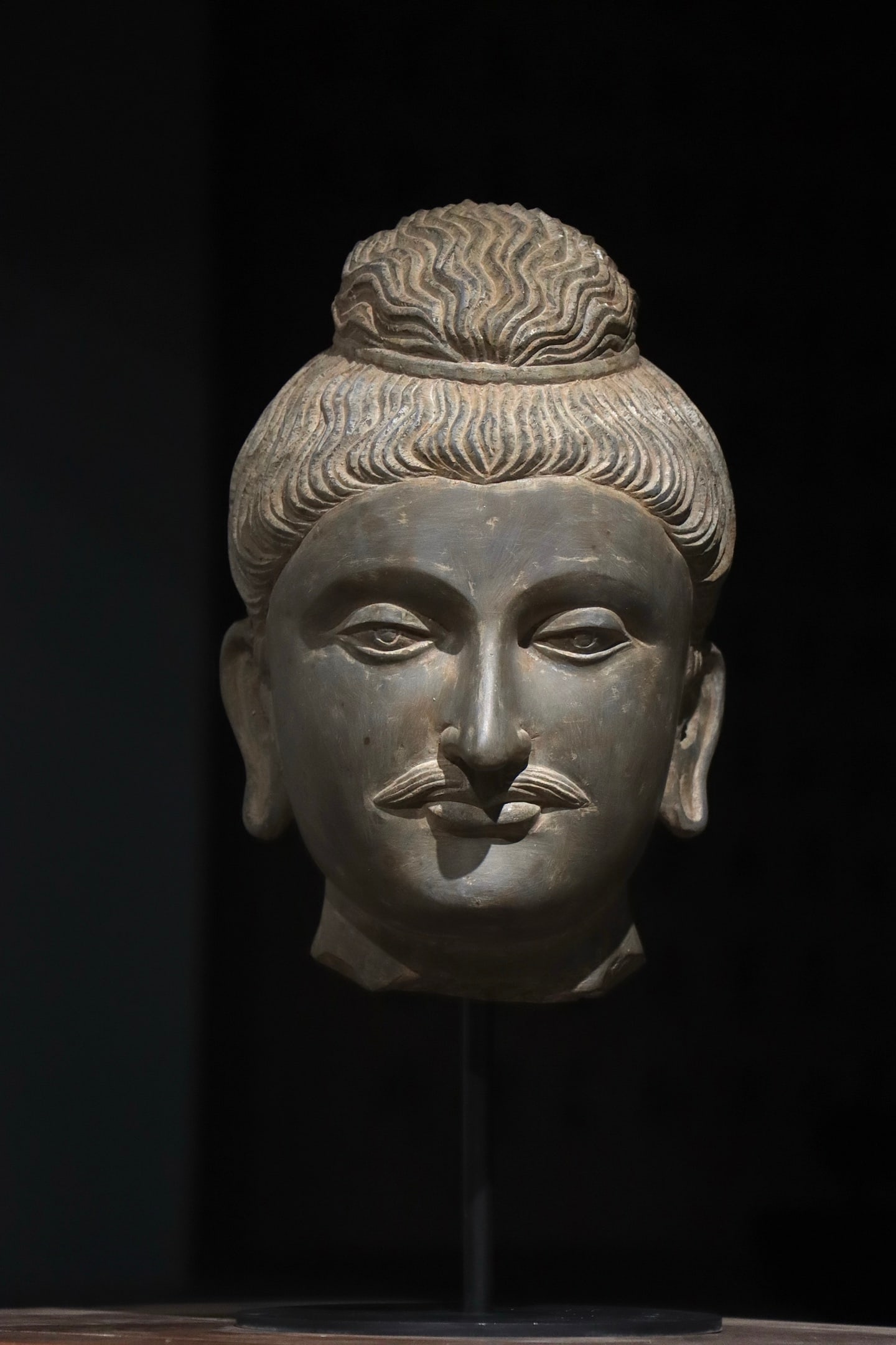 6TH CENTURY BLUESTONE GANDHARA BUDDHA'S HEAD (1 of 8)