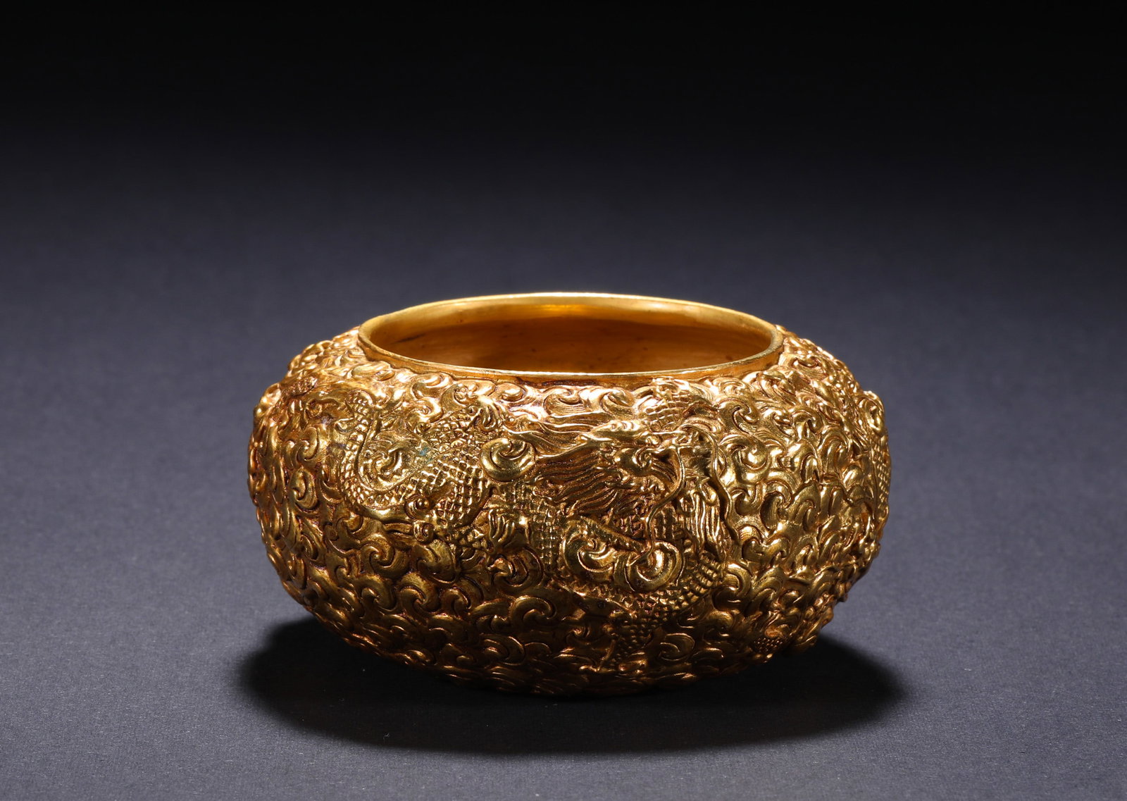 GILDED BRONZE WASHERS OF THE QING DYNASTY: H:4cm(1.57in) D:8cm(3.15in) Weight:270g(0.60lb)
