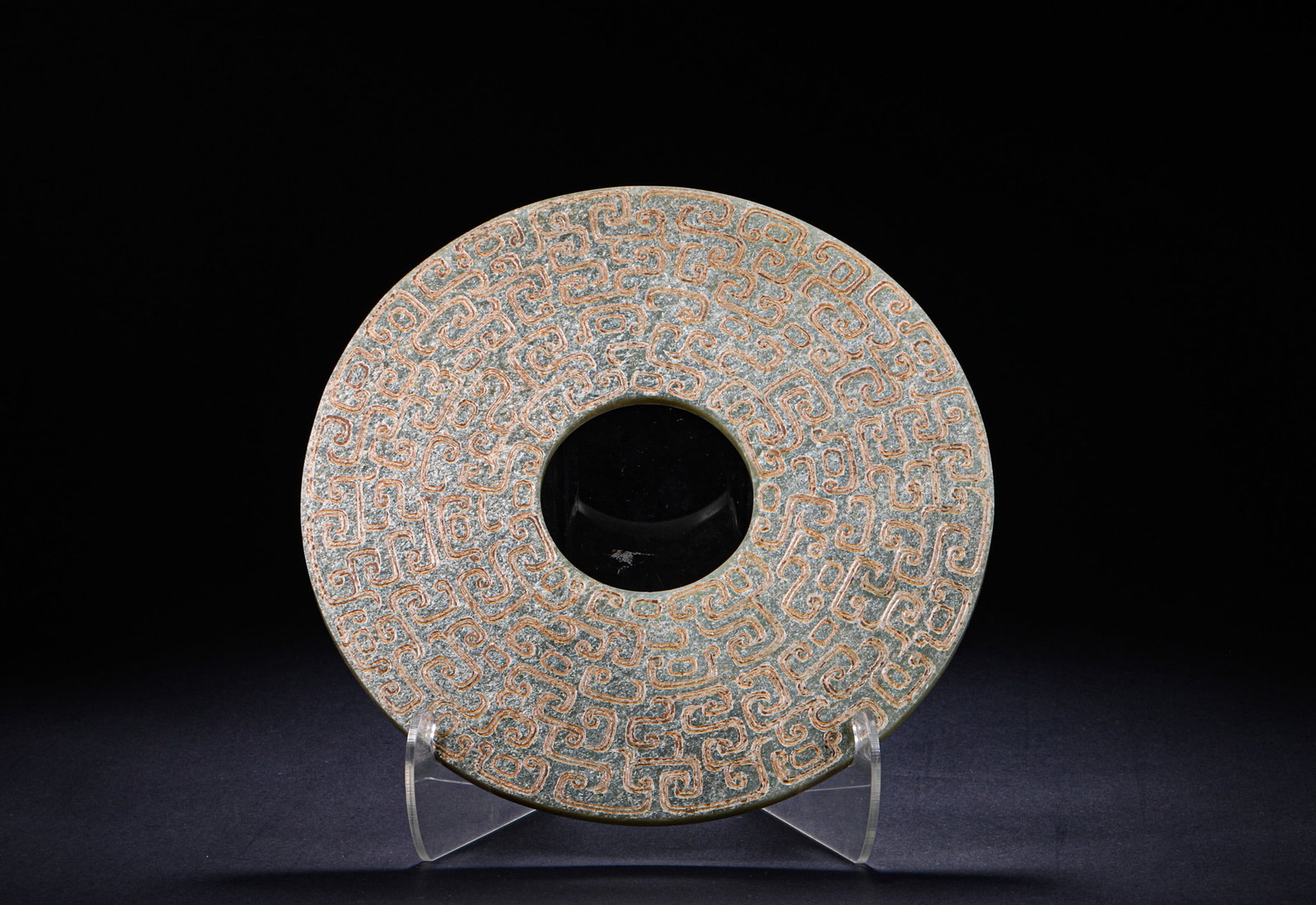 HETIAN JADE RITUAL VESSELS AND JADE DISCS FROM THE SPRING AND AUTUMN PERIOD: D:20cm (7.87in) Weight:540g (1.19lb)As the top treasure among the Six Ancient Jade Ritual Symbols, jade Bi bears traditional cultural implications of heaven-earth worship, auspicious wholeness and ete