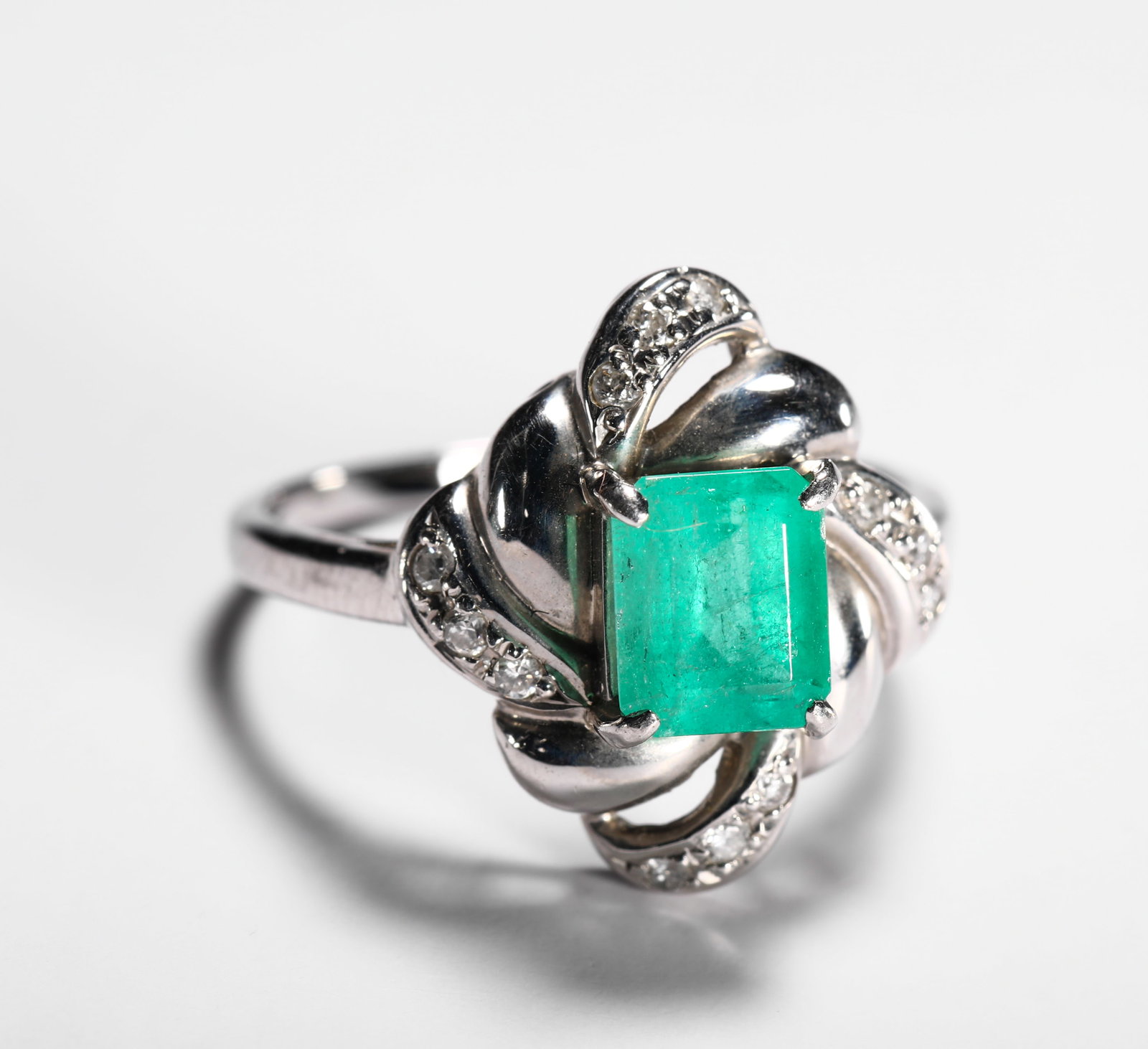 18K EMERALD RING - 2