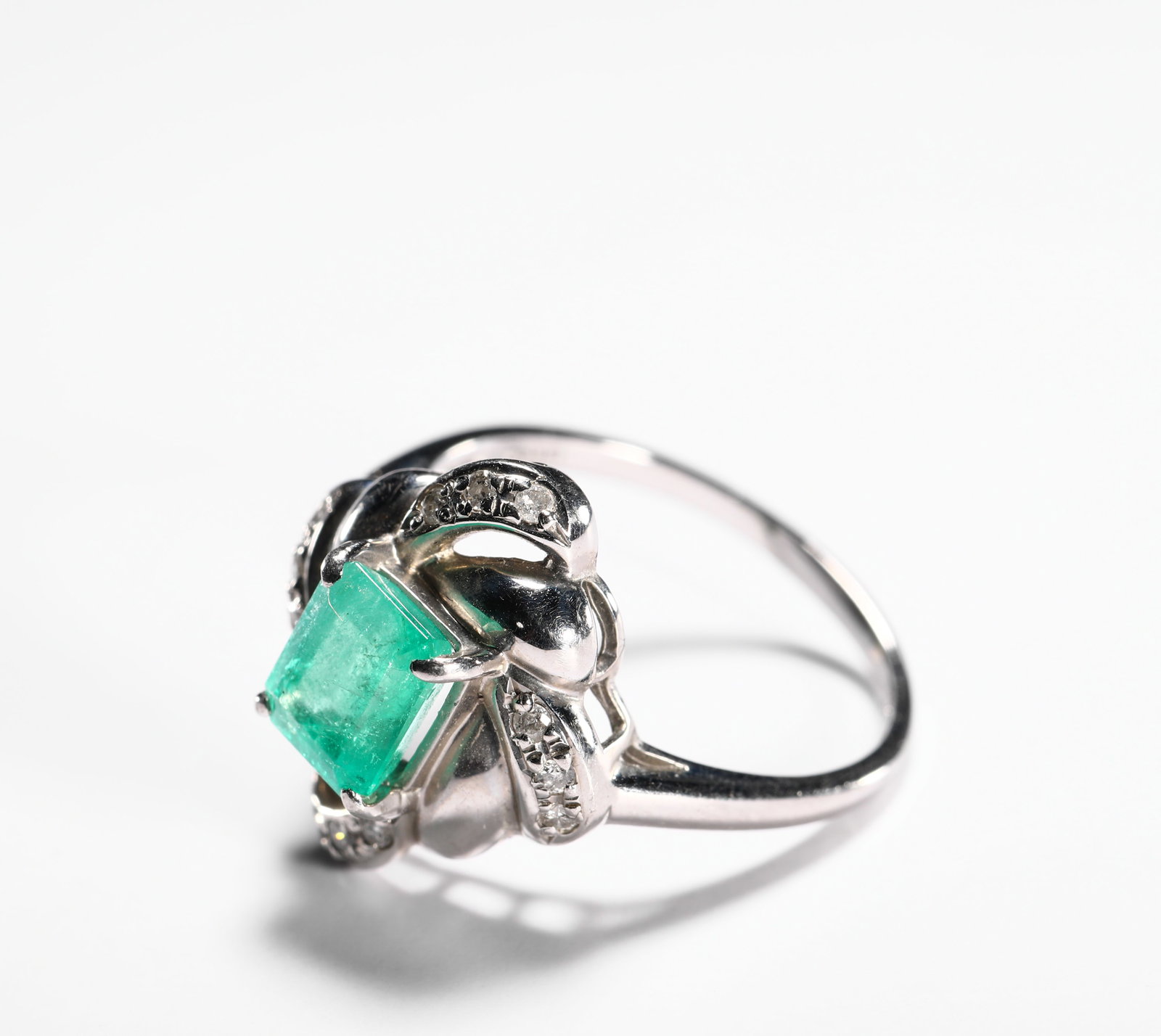 18K EMERALD RING - 6