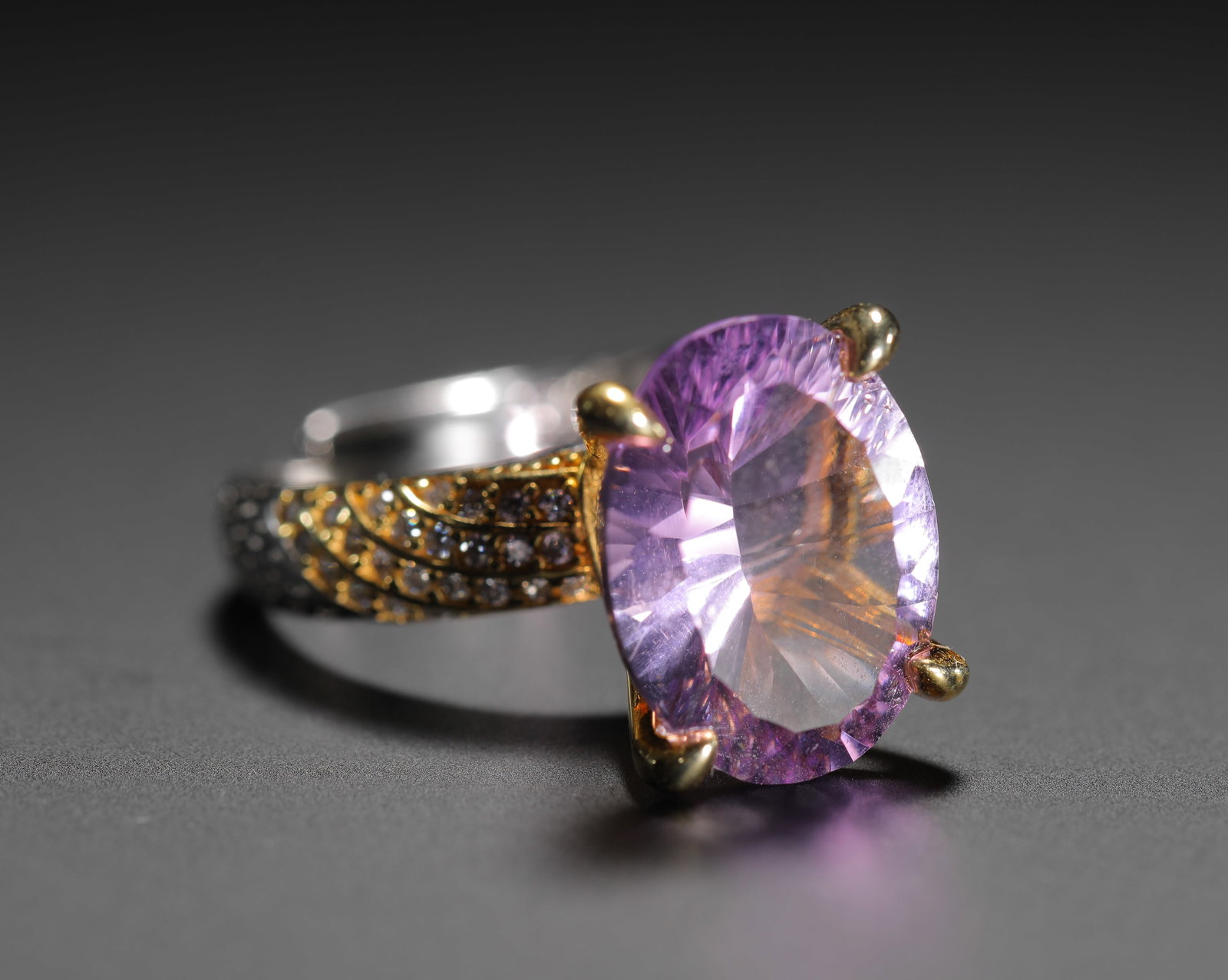 AMETHYST RING: Inner diameter:2cmWeight:5g