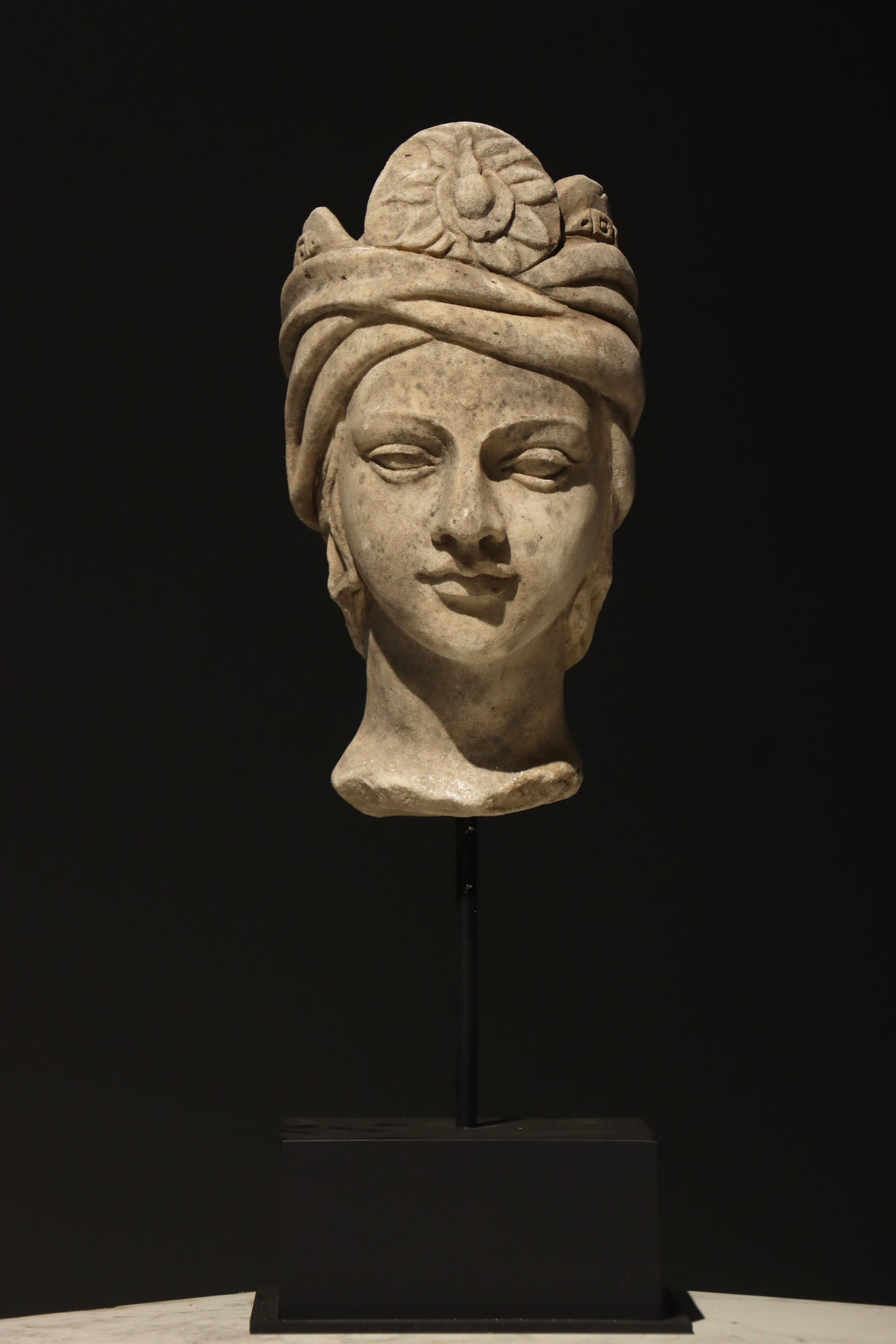 3RD CENTURY ANCIENT GREEK STONE HEAD (1 of 6)