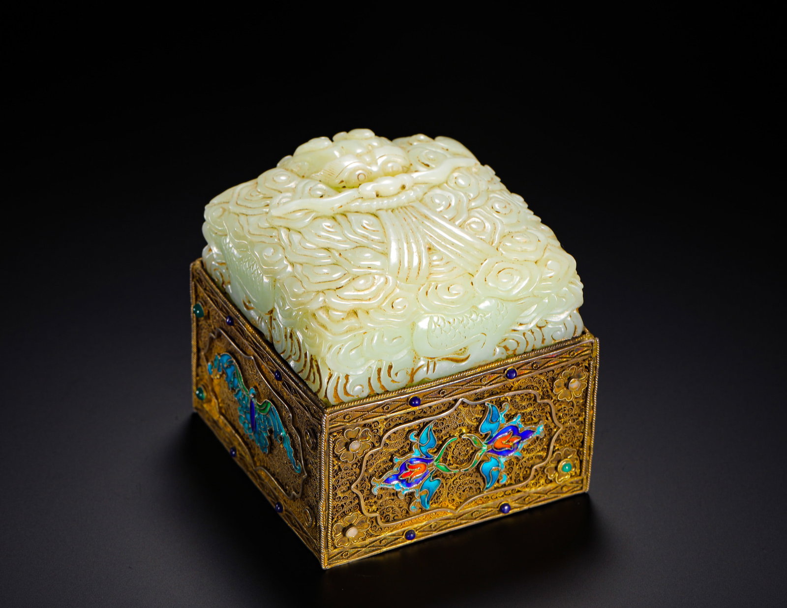 QING DYNASTY HETIAN JADE DRAGON BUTTON TREASURE SEAL (1 of 9)