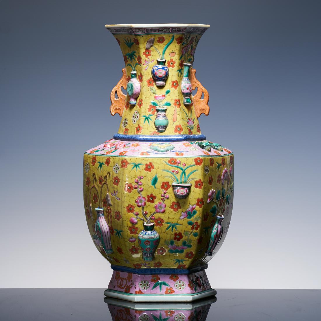Enamel yellow porcelain double ear vase in early Qing (1 of 8)