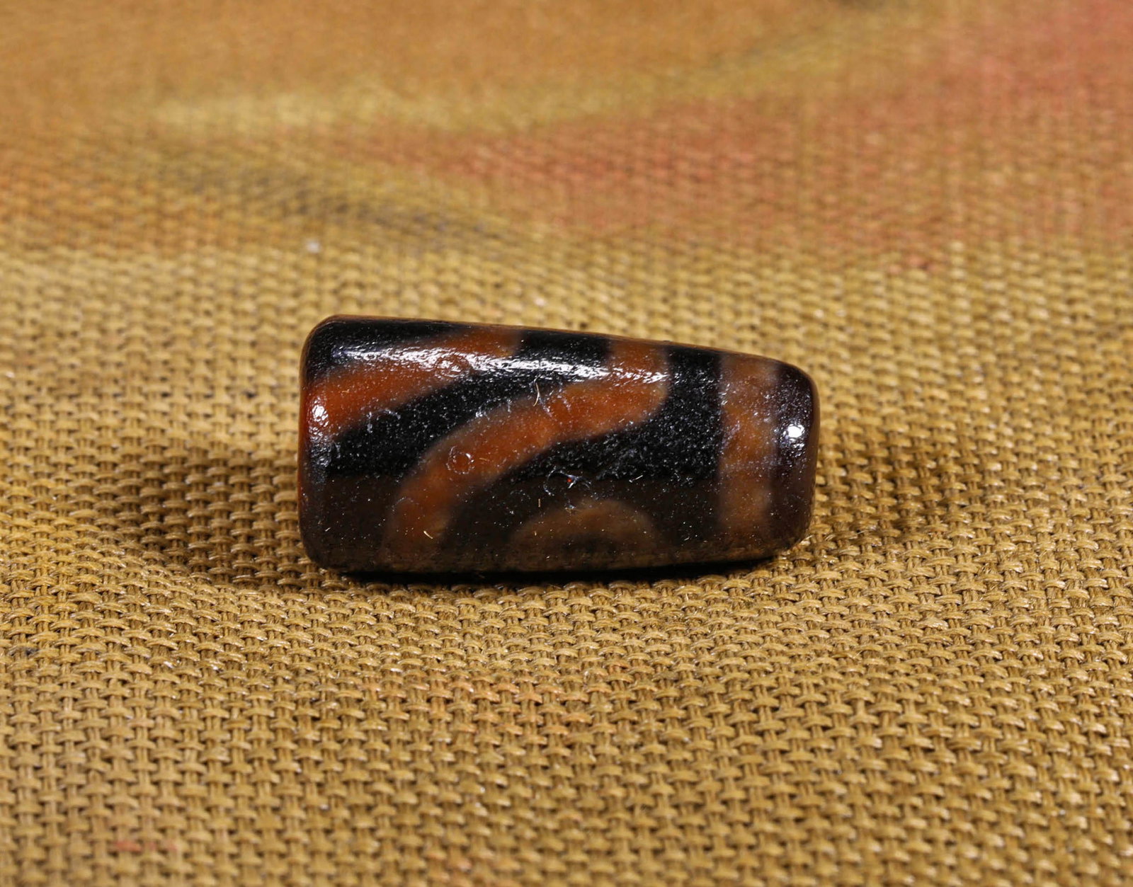 A HAN DYNASTY PURE DZI: A HAN DYNASTY PURE DZI L:2CM