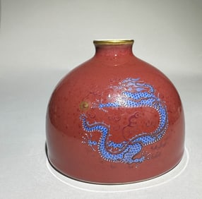 QING DYNASTY COWPEA RED AND COLORFUL HORSESHOE STATUE