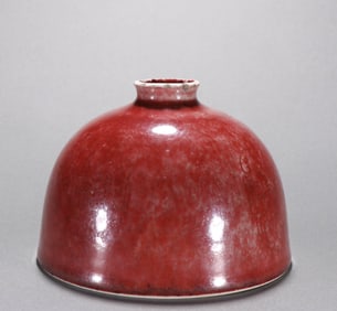 QING DYNASTY COWPEA RED HORSESHOE STATUE