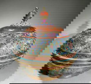 QING DYNASTY YANGCAI POETRY COVER BOX