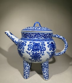 QING DYNASTY BLUE AND WHITE TEAPOT