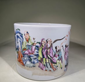 QING DYNASTY PASTEL CHARACTER PEN HOLDER