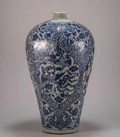 YUAN DYNASTY BLUE AND WHITE PLUM VASE