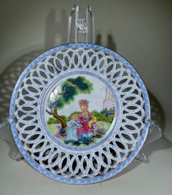 QING DYNASTY HOLLOWED OUT WESTERN FIGURE PLATE