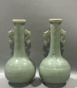 YUAN DYNASTY LONGQUAN KILN VASE