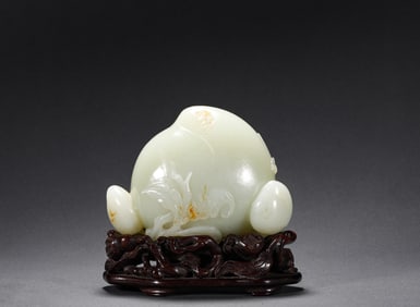 A Hetian jade peach, Qing Dynasty, China