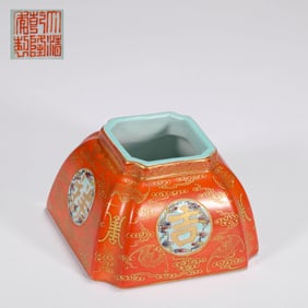 A Qianlong water jar, Qing Dynasty, China