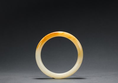 A Hetian jade bracelet, Qing Dynasty, China