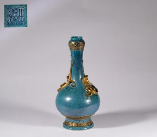 A Qianlong vase, Qing Dynasty, China