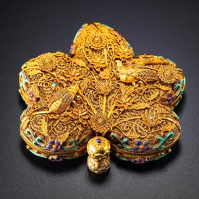 Tang Dynasty pure gold noble powder box