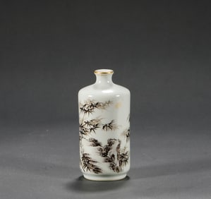 Snuff bottle of Qianlong in Qing Dynasty