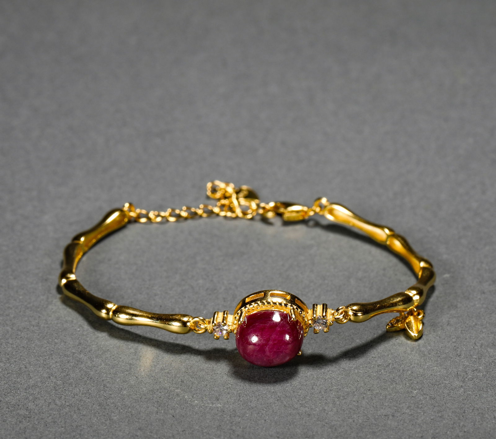 Qing Dynasty silver gilt inlaid gem bracelet (1 of 4)