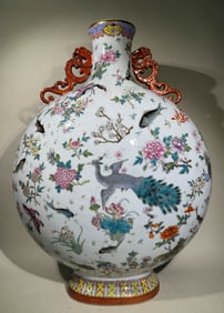 QING DYNASTY PASTEL FLOWER AND BIRD HOLDING MOON VASE