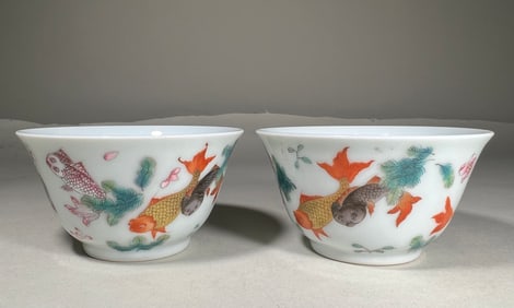 QING DYNASTY PASTEL FISH AND ALGAE CUP