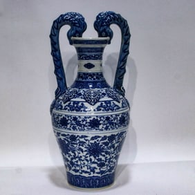 QING DYNASTY BLUE AND WHITE DOUBLE DRAGON STATUE