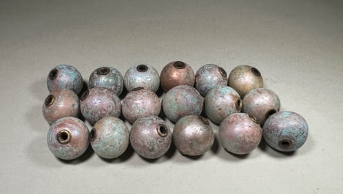 QING DYNASTY DONGZHU EIGHTEEN SEEDS