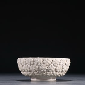 TANG DYNASTY WHITE GLAZE APPLIQU? BOWL