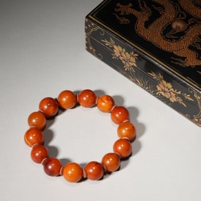 A string of amber beads,Qing Dynasty,China