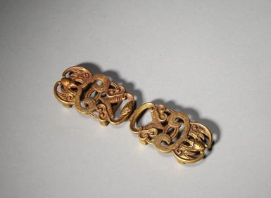 A bat patterned gilding copper buckle,Qing Dynasty,China