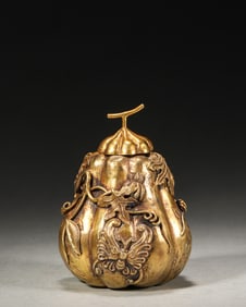 A butterfly patterned melon shaped gilding silver box,Qing Dynasty,China