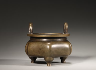 A double-eared copper censer,Qing Dynasty,China