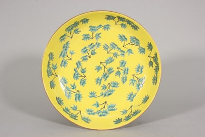 A yellow ground famille rose bamboo leaf porcelain plate,Qing Dynasty,China,Qing Dynasty,China