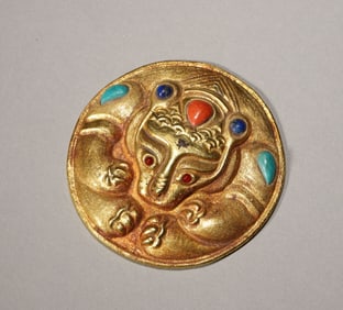 A bear patterned gem-inlaid gilding copper pendant,Qing Dynasty,China