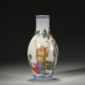 An inscribed famille rose figure porcelain vase,The Republic of China