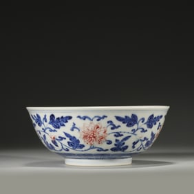 A blue and white underglaze red interlocking lotus porcelain bowl,Qing Dynasty,China