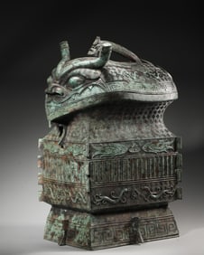 A taotie patterned bronze zun,Zhou Dynasty,China