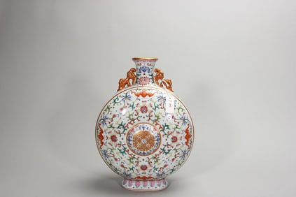 A flower patterned porcelain moon flask,Qing Dynasty,China