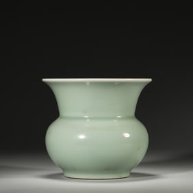 A celadon glaze porcelain vessel,Qing Dynasty,China
