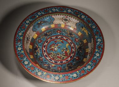 A flower and beast patterned cloisonne washer,Qing Dynasty,China