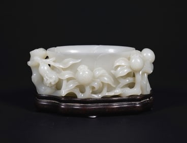 QING DYNASTY WHITE JADE MELON-SHAPED WATER BOWL