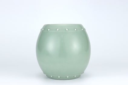 QIANLONG BEAN GREEN GLAZE BOTTLE OF QING DYNASTY