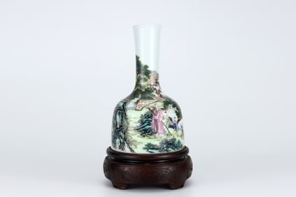 QIANLONG PASTEL FIGURE VASE FROM THE QING DYNASTY