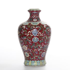 QING DYNASTY PASTEL FLOWER VASE