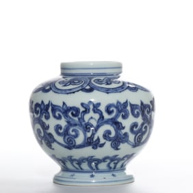 MING DYNASTY BLUE AND WHITE FLOWER PATTERN JAR